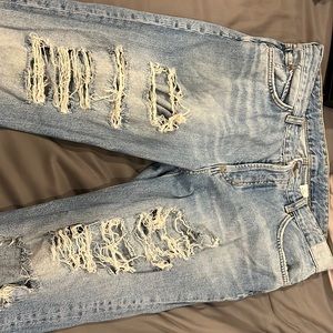 Button-up (no zipper) denim, ripped boyfriend jeans